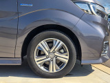 純正ホイールはシンプルなデザインで良いですよね♪