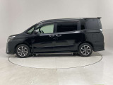 当社の車両本体価格には、納車前の車検整備費用も含まれています。別途で支払う場合、点検費用も安くありません。やっぱりU-Carは総額でも比べる必要がありますね。