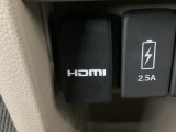 HDMIポート、USBポートが装備されております。HDMIポートを他の機器と繋げることによって、モニターへ映像を流すことができます。