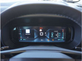 【明るく見やすいメーター】視認性が良く明るく見やすいメーター。運転者にとって見やすいメーターは運転していても疲れないですよね。