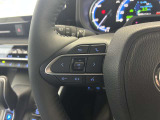 運転中、オーディオの操作をしてて、ハッとしたことはありませんか?ステアリングスイッチは、運転中でもハンドルでオーディオの操作が可能です。安全なドライブをサポートします。