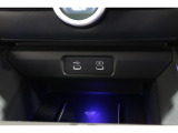 スマートフォンなどの音楽再生が可能なUSB接続ジャック装備車両です♪♪♪