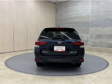 リヤ、後ろから見るとまた車の印象が変わってきますね☆☆