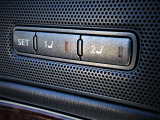 運転席パワーシートにはメモリー機能を備えています。
