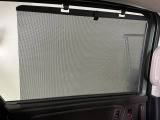 【ロールサンシェイド】まぶしい光を軽減し、心地よい車内に♪ロール式なので開け閉めも容易にできます!