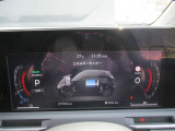 メーター内のカラーデイスプレイには運転をサポートする情報を表示します。