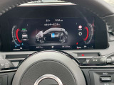 視認性の高いメーターで運転情報を的確に把握できます