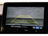 バックカメラが装備されており、後方の安全確認はもちろんのこと狭い場所での駐車や雨の日・夜間など視界の悪いコンディションでのストレスの軽減にもなります!