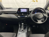 見通しのよいすっきりとした視界で、誰でも運転しやすいです。運転のしやすさは疲れにくさにも繋がりますよ♪