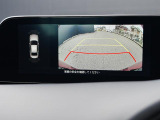 バックカメラも装備されていますので、駐車場での取り回しも安心です!バックカメラの映像はナビへと映し出されます。大きな画面で確認ができて安心です!