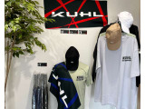 受付の隣にはKUHLオリジナルブランド906(キューマルロク)コーナーを作っています!Tシャツや帽子、タオル、傘もあります!新商品はインスタでお知らせします♪