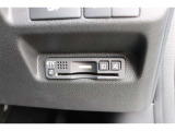 高速道路の利用時に便利なETC。料金所での停車や小銭を探す手間がなくなり快適です♪見た目もすっきりとしたビルトインタイプを装備しています。