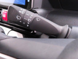 操作しやすいワイパーレバーを装備。シンプルで分かりやすい操作性により、雨天時もスムーズで快適なドライブをサポートします。