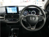 とても握りやすいステアリング!運転手の気持ちがそのまま伝わるかのような反応をしてくれます!小物入れや各ボタンの配置にこだわり、とても使いやすいです !視認性も良好なのでロングドライブもお任せ下さい!