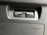 ETC車載器付きです♪高速道路をスイスイと通過!で、キャシュレス!クルマは料金所をノンストップで通過することができます☆