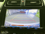 駐車や後退時の安全をサポート。後方の状況を映像で確認できるので、安心して運転できます。