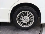 205/55R16サイズのタイヤになります。