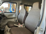 助手席も運転席同様に広く過ごしやすくなってます!