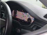 内装はシンプルに使い勝手を考え作られています。お車を運転する感覚をダイレクトに体感して頂けます。室内も広くロングドライブにも快適にお過ごしいただけます。