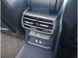 Audi正規ディーラーが高品質をお約束。高度な訓練・教育を受けたAudi専任メカニックが、100項目にもおよぶ精密な点検を実施いたします。すべてをクリアしたAudi車だけが、あなたのお手元に届けられるのです。