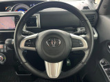 インテリアに合わせたデザインのステアリングは、運転される方のことも考え、運転しやすい形状、大きさです。是非一度、実際に触ってお確かめください。