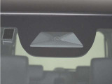 ◆Honda SENSING◆ カメラ等装置で精度の高い検知能力を発揮、安全運転を支援します。ステアリング上のコントローラーに注目!