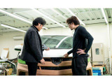 現車合わせにて職人が丁寧に造形を行って高いフィッティングのエアロを制作しております。また最新の3Dスキャンシステムも導入しています。