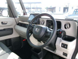 機能的にまとめられた運転席回り。運転しやすさにこだわりました。