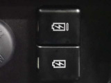 充電用USB端子付き。スマートフォンなどの充電に便利です。