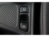 電動パーキングブレーキを搭載。スイッチ操作でパーキングブレーキを作動・解除することが可能ですので、操作の力が不要ですよ♪