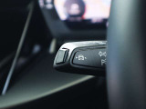 ●車線から逸脱する可能性があることを知らせるとともに、ハンドル操作をアシストすることにより車線からの逸脱回避を支援する装置です。