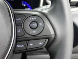 ハンドルスイッチ(右)一定速度で走行可能クルーズコントロール付き。