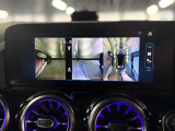狭い駐車場や取り回しも余裕。360度カメラが車両周囲をリアルに映し出し、まるで上空から見ているかのような安心感とスムーズな操作性を実現します。