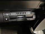 【ETC2.0】ETCカードを挿入すれば料金所はノンストップで通過できます。高速道路の情報提供サービスを利用できます