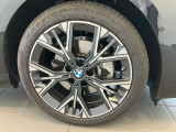アウトバーンでの走行を見据えたBMWのブレーキシステムはもしもの時にもいち早くマシンを停止してくれます。