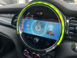 センターディスプレイのタッチパネルにて様々な設定を操作可能に