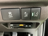 路外逸脱抑制機能は車が車線からはみ出しそうなときに車線内に戻すようにドライバーへお知らせします
