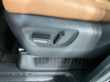 微調整が可能で便利なパワーシートです。