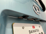 【バックカメラ】 対応モニターを装着することで、駐車時に車両後方の様子を見ることができます。