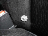 ◆ISOFIX◆シートベルトいらずでチャイルドシートと固定金具を連結するだけでガッチリ固定できます。