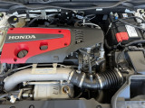 チェーン駆動の、4気筒DOHC VTECターボエンジンです。