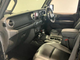 助手席に乗ってもジープはワクワクする車ですね!