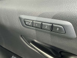 シートメモリー機能装備付きです。シートの位置をそれぞれ記憶しておく事ができるので、ご家族や、複数の方で車を乗られるオーナー様には、便利な機能です。