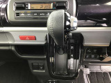 オートマのシフトレバーは操作しやすい位置にあります。