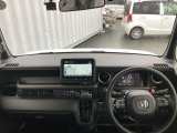 こちらの車両は、試乗車として使用している車両となっております。そのため走行距離の変動がございます。ご了承ください。