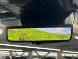 【デジタルインナーミラー】後席の大きな荷物や同乗者で後方が確認しづらい時でも安心!カメラが撮影した車両後方の映像をルームミラー内に表示。クリアな視界で状況の確認が可能です!