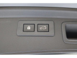 パワーリヤゲート スイッチ1つでリヤゲートの開閉が可能です。(メモリー機能付きでリヤゲートの開閉角が変えれます。)