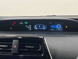 センターメーターは視点移動が少なく、長時間の運転でも疲れにくいそうです!インフォメーションディスプレイもあり色々な設定変更や情報が確認できます!
