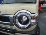 夜間走行の視界を確保! LEDヘッドランプ