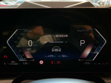 見やすいレイアウトにまとめられたインフォメーションディスプレイ。運転中に集中しながら必要な情報を把握することができます。